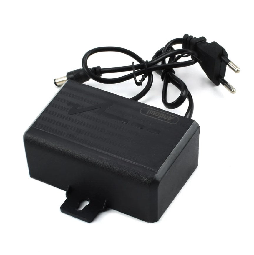 Sursa Alimentare 12v /2A, 18W pentru Camere de Supraveghere CCTV, Rezistenta la Apa, cu Suport de Agatat. - Taggo.ro