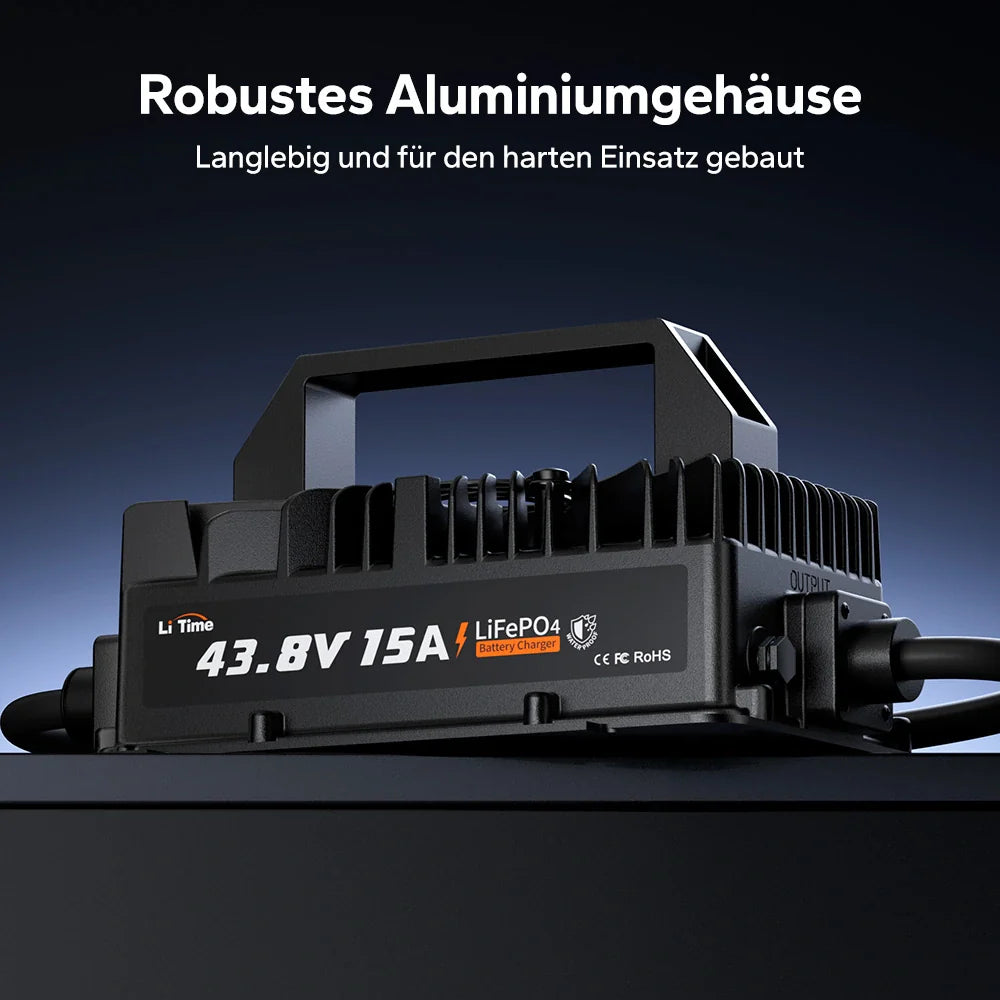 Incarcator inteligent LiTime 43.8V 15A pentru baterii LiFePO4 36V, IP66 si functie de activare BMS