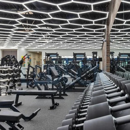Lumina LED Hexagonala – 14 Module 484x243CM – Sala Fitness, Gym, Studio Antrenamente Profesionale